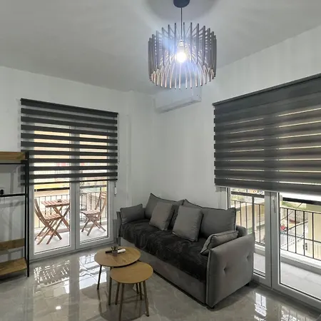 Homes Argiroudi *