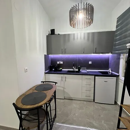 Homes Argiroudi * Δράμα